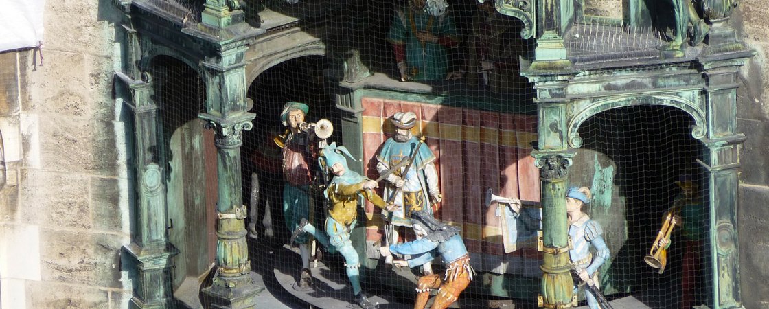 La singulière horloge Rathaus-Glockenspiel de Munich